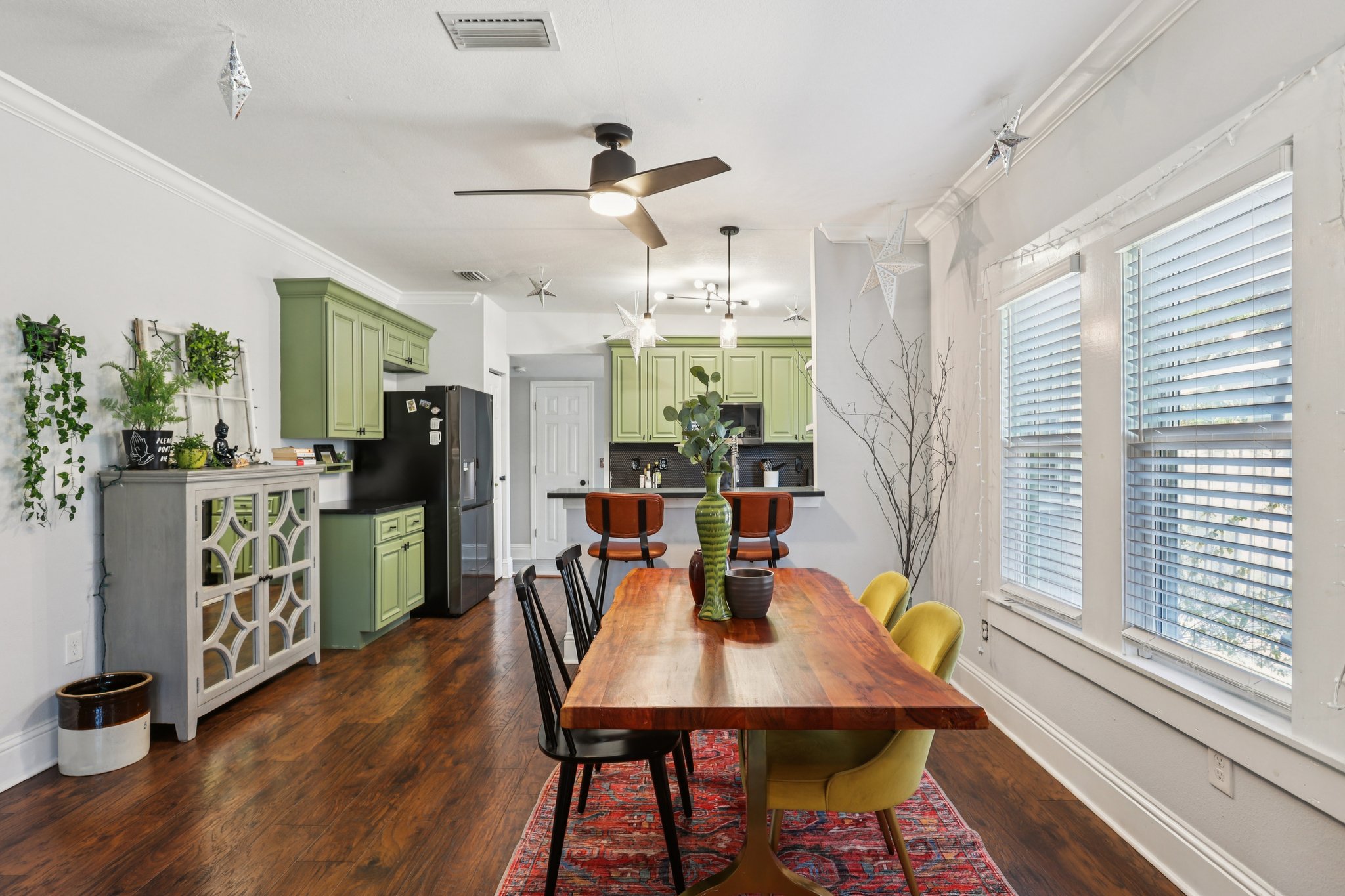 W Curtis St-S2502-017.jpg