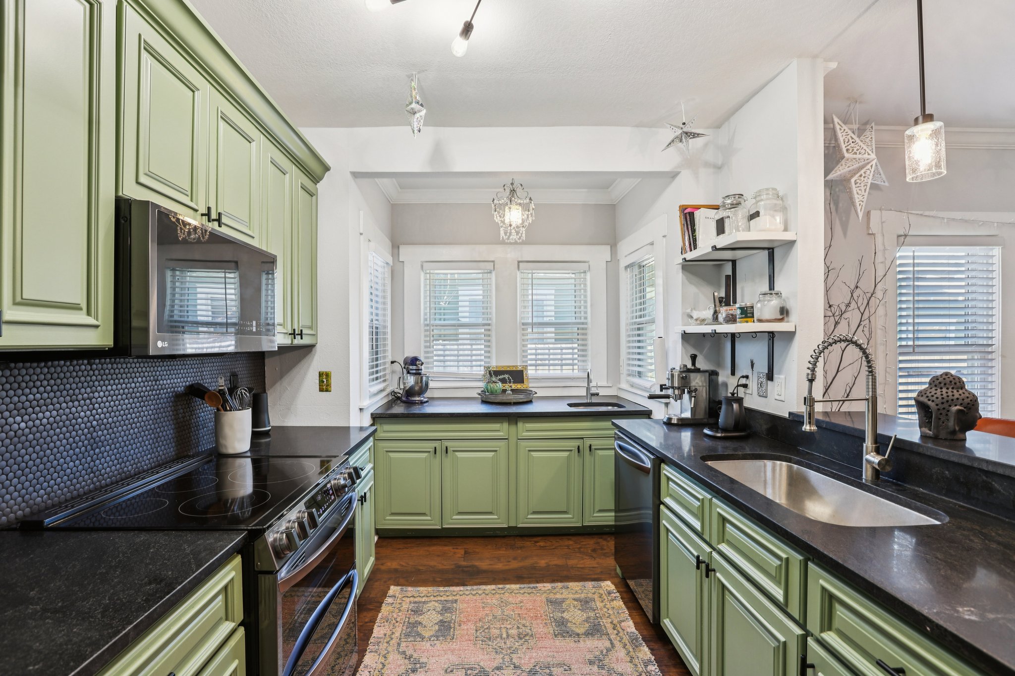 W Curtis St-S2502-021.jpg