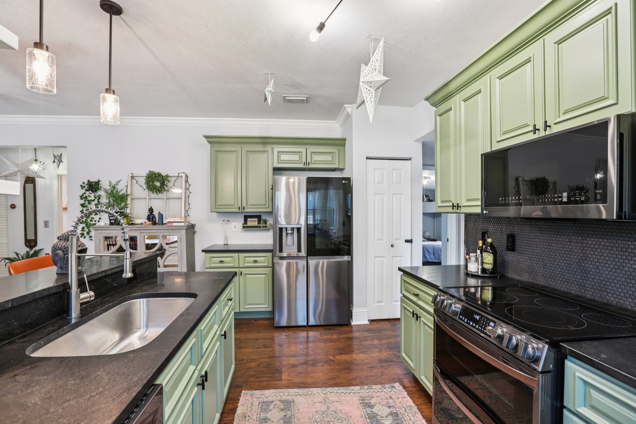 W Curtis St-S2502-027.jpg