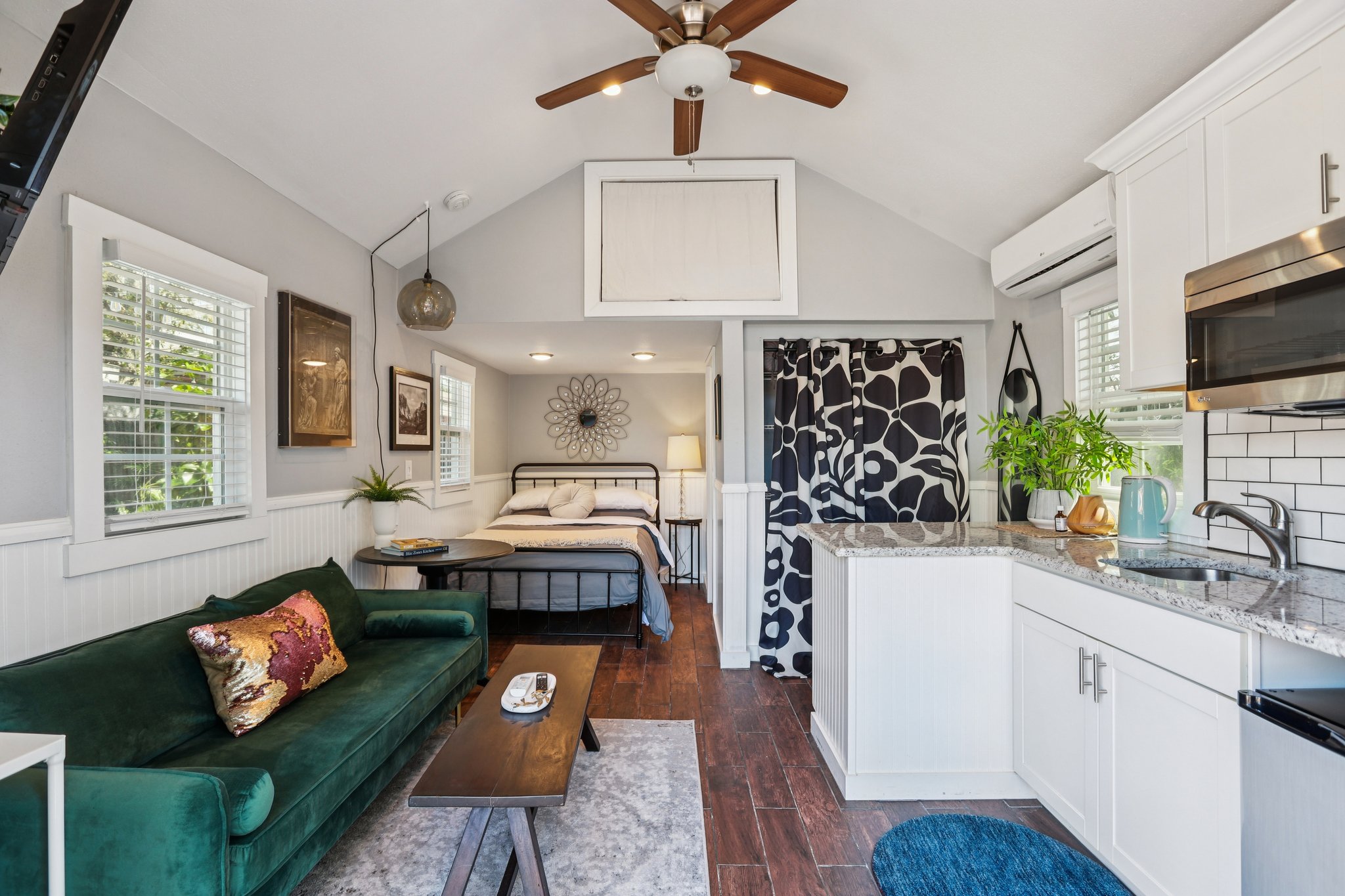 W Curtis St-S2502-028.jpg