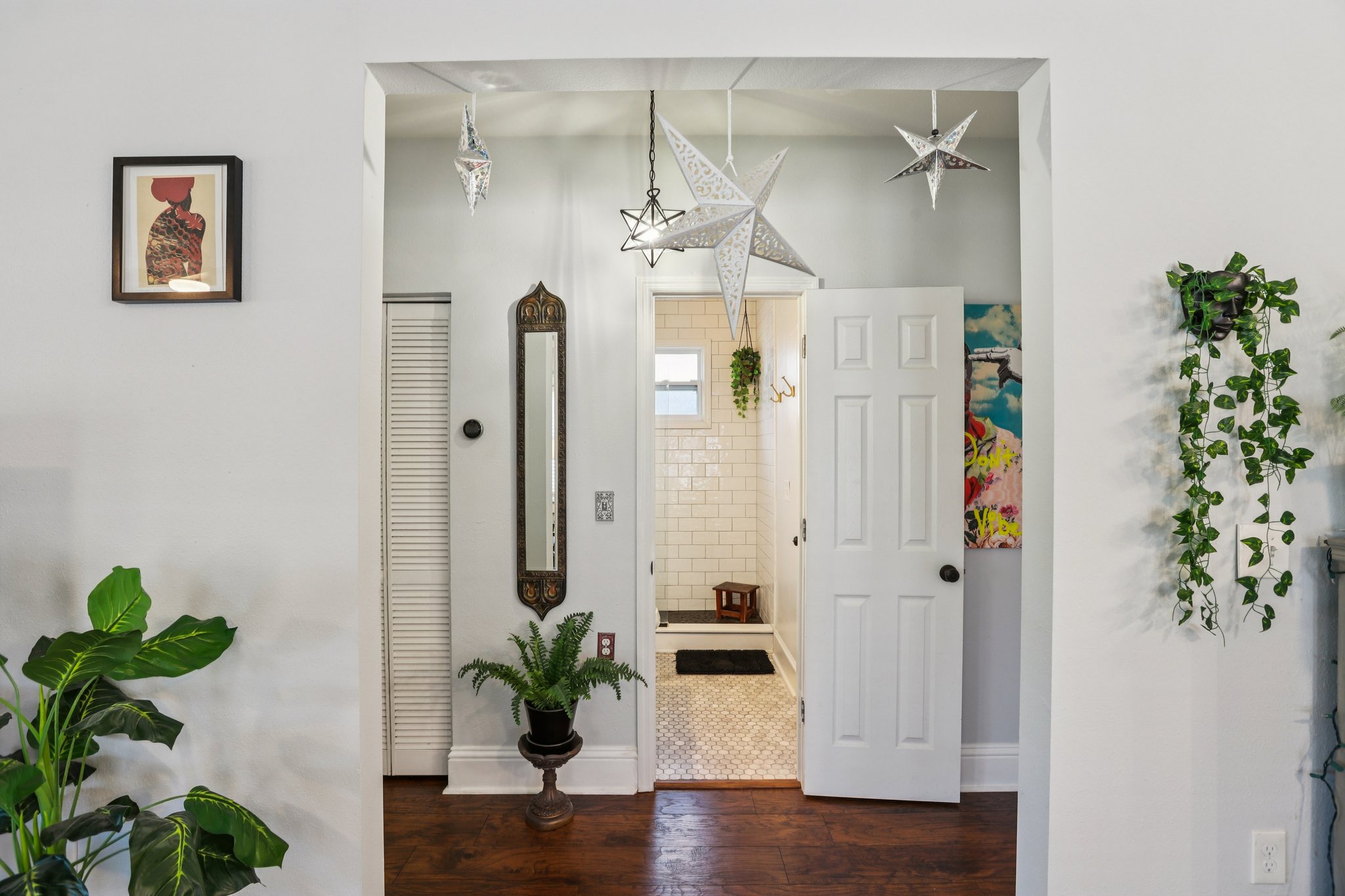 W Curtis St-S2502-033.jpg