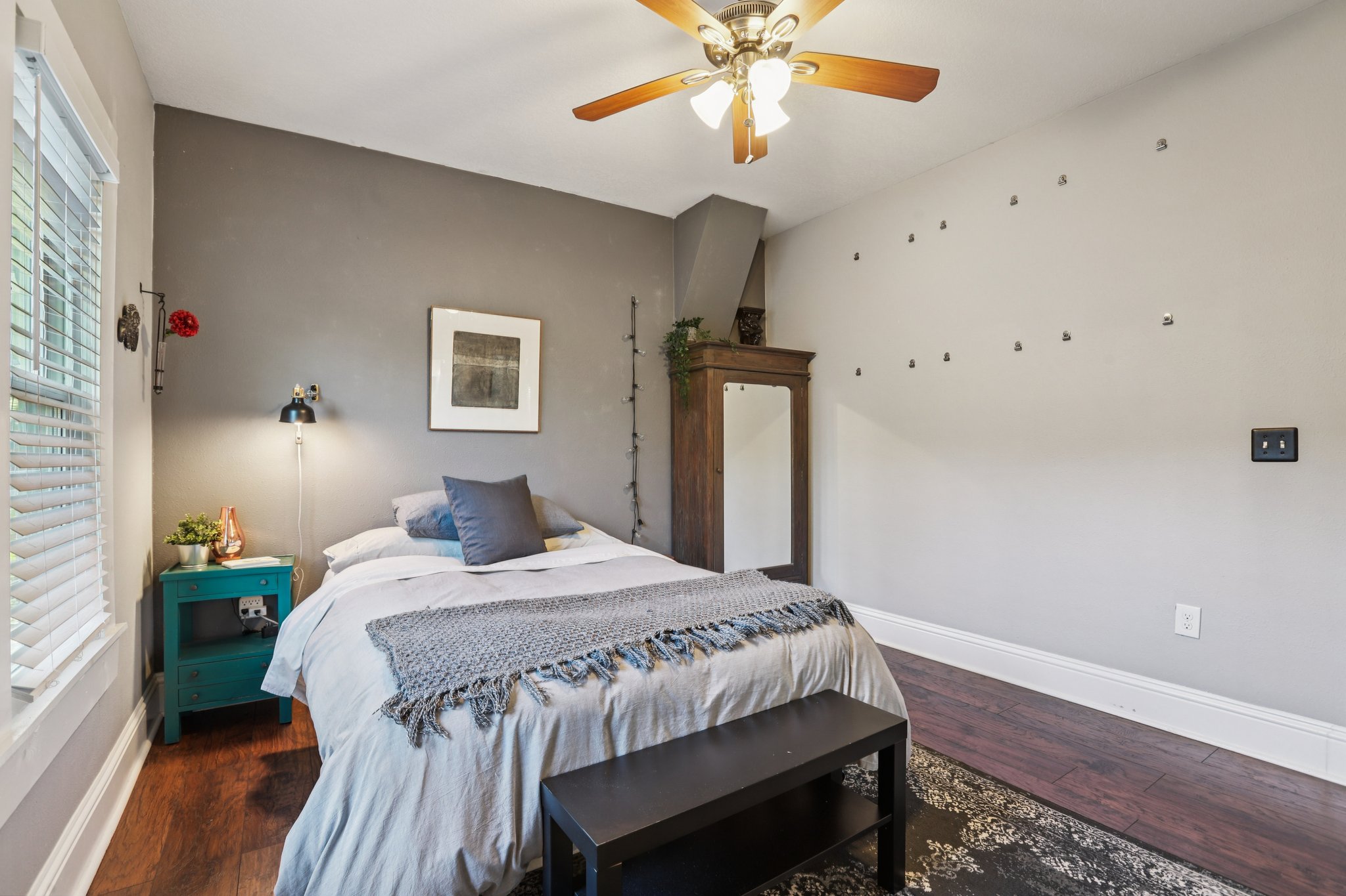 W Curtis St-S2502-041.jpg