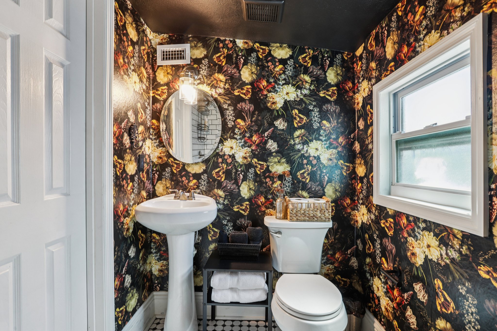 W Curtis St-S2502-042.jpg