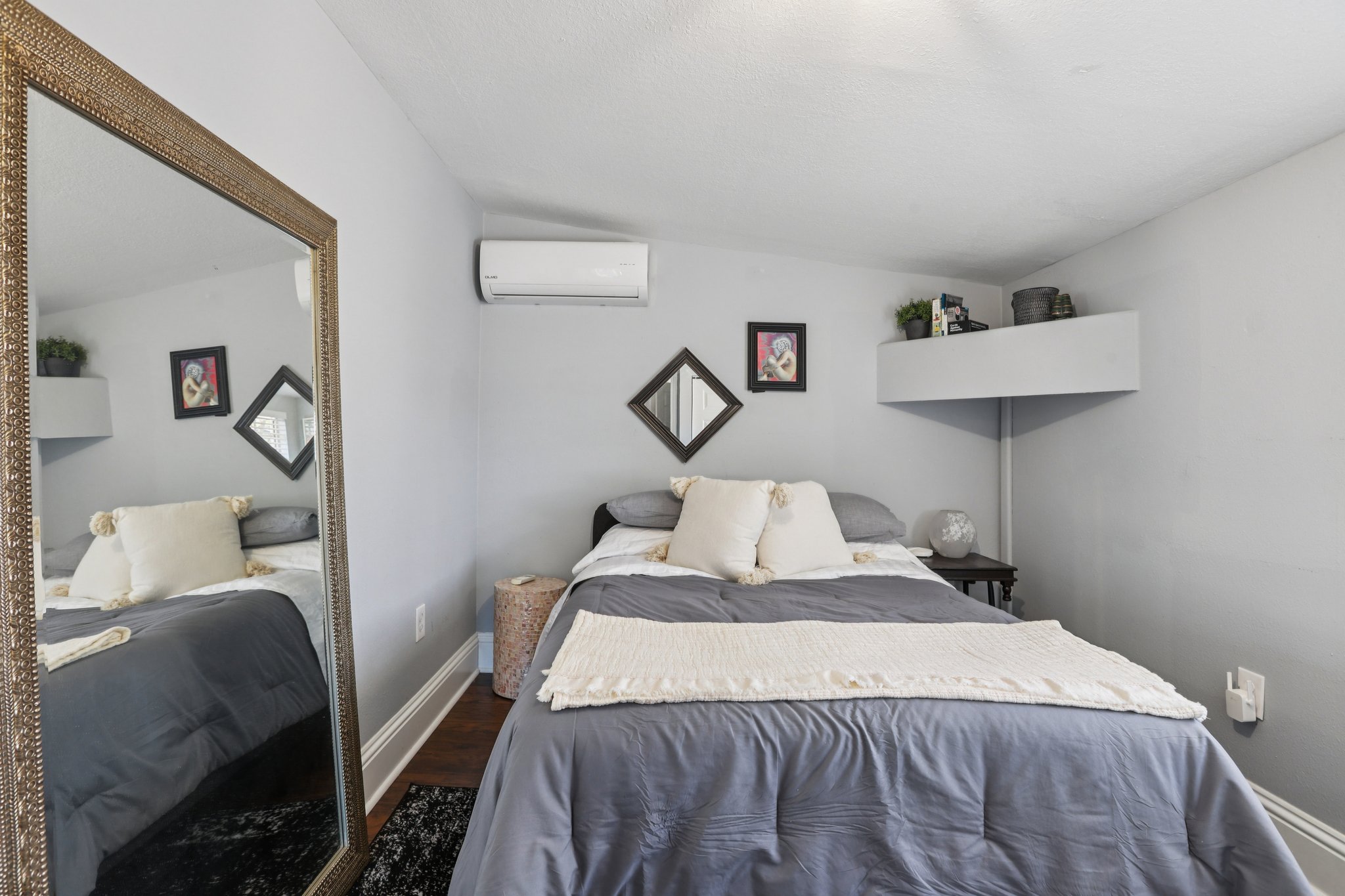 W Curtis St-S2502-045.jpg