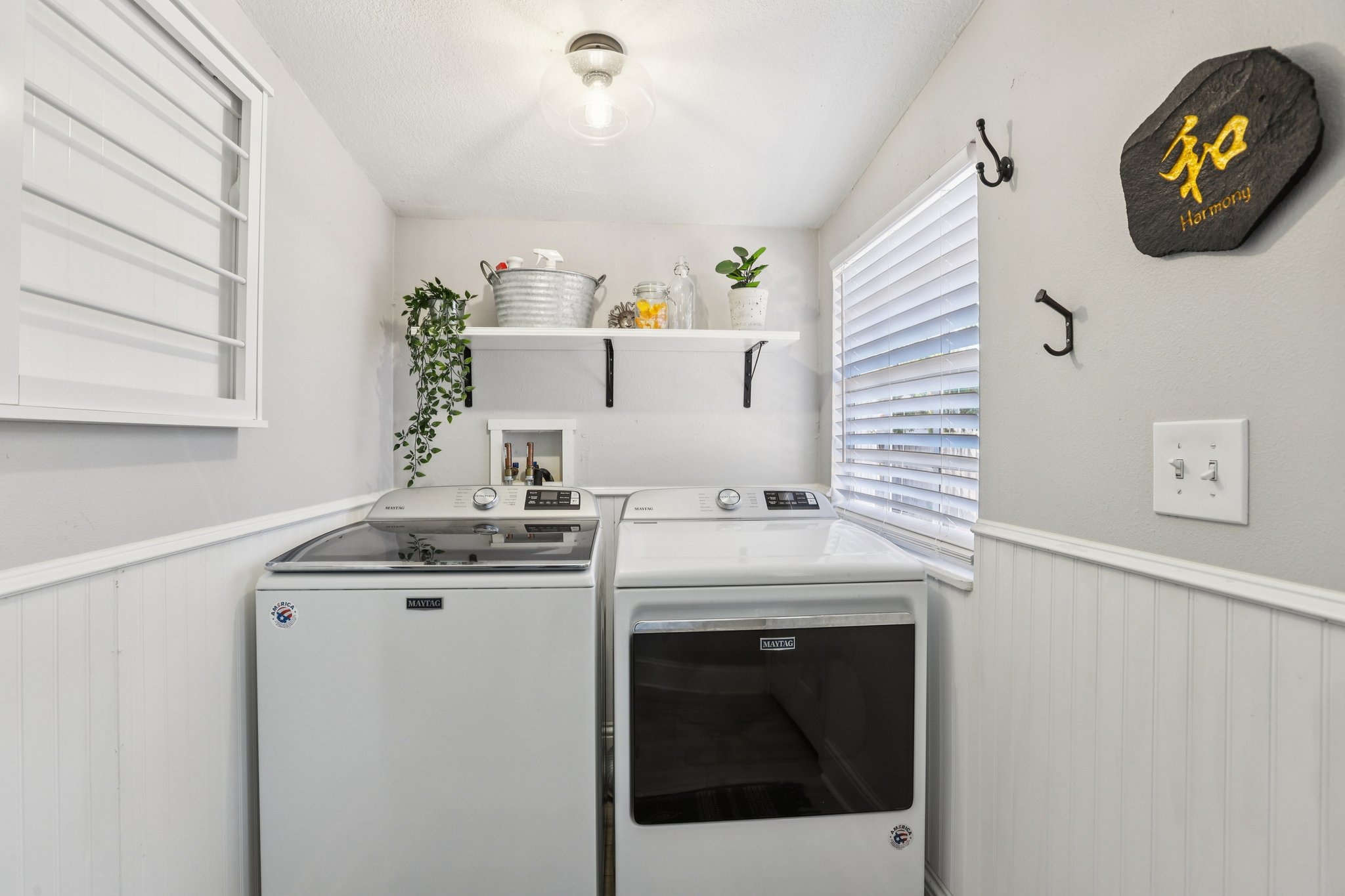 W Curtis St-S2502-047.jpg