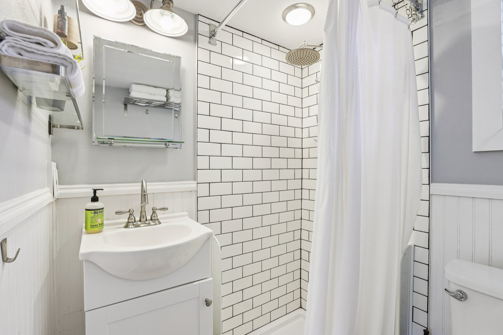 W Curtis St-S2502-051.jpg