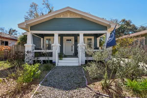 W Curtis St-S2502-001.jpg