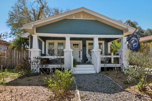 W Curtis St-S2502-002.jpg