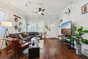 W Curtis St-S2502-012.jpg