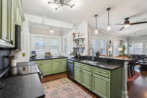 W Curtis St-S2502-024.jpg