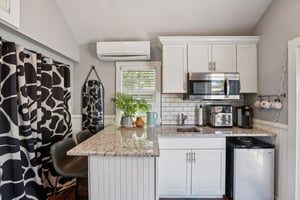 W Curtis St-S2502-029.jpg