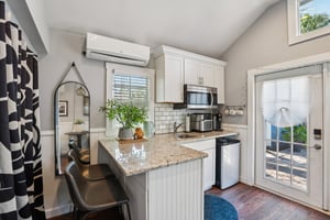 W Curtis St-S2502-032.jpg