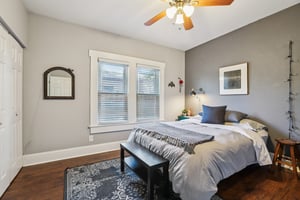 W Curtis St-S2502-037.jpg