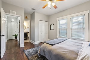 W Curtis St-S2502-038.jpg