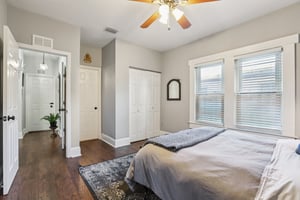 W Curtis St-S2502-039.jpg