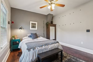 W Curtis St-S2502-041.jpg