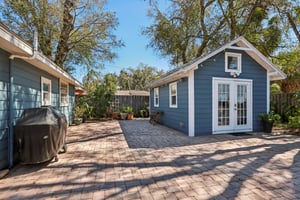 W Curtis St-S2502-055.jpg