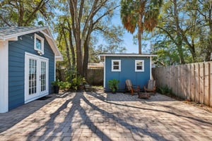 W Curtis St-S2502-056.jpg