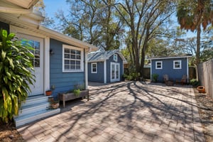 W Curtis St-S2502-057.jpg