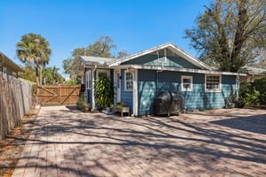 W Curtis St-S2502-058.jpg