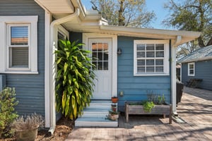 W Curtis St-S2502-061.jpg