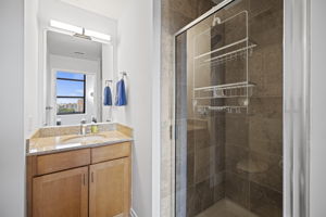 Second Bathroom (En Suite)