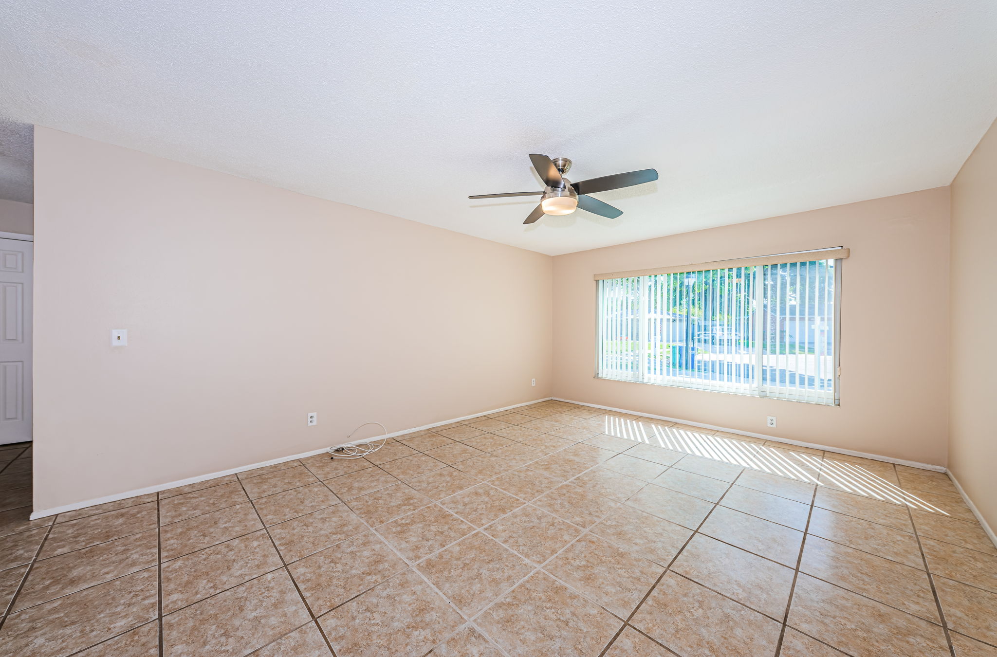 Living Room 2-2-2