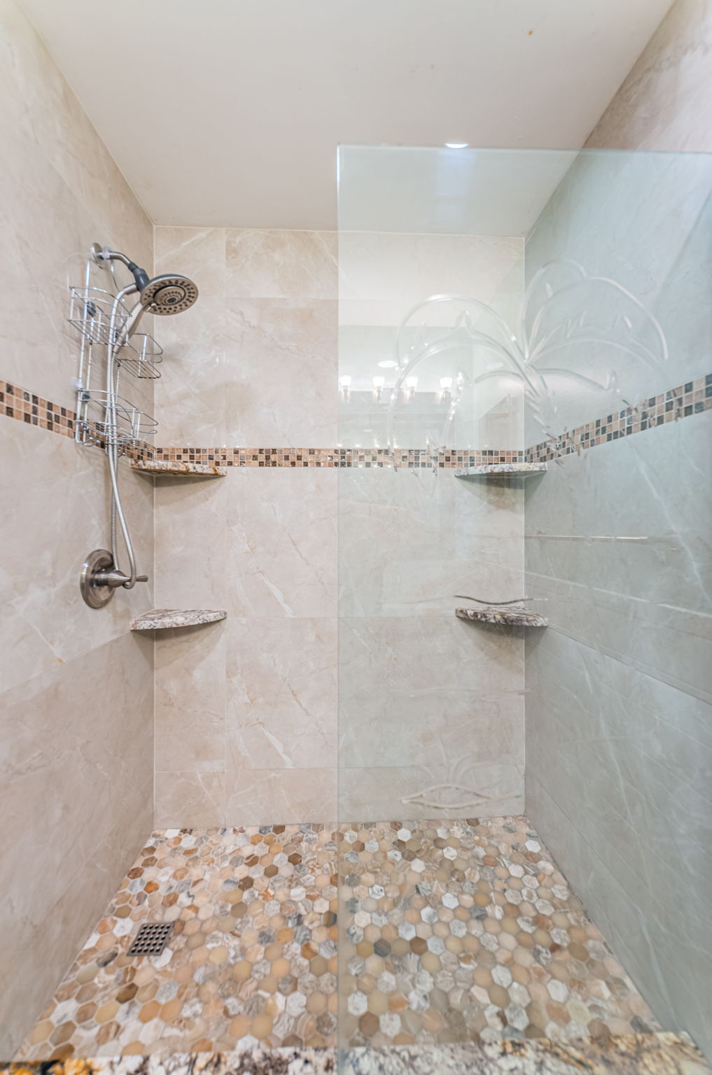 Primary Bathroom 1c-2