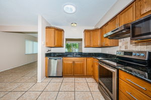 Kitchen 4-2-2