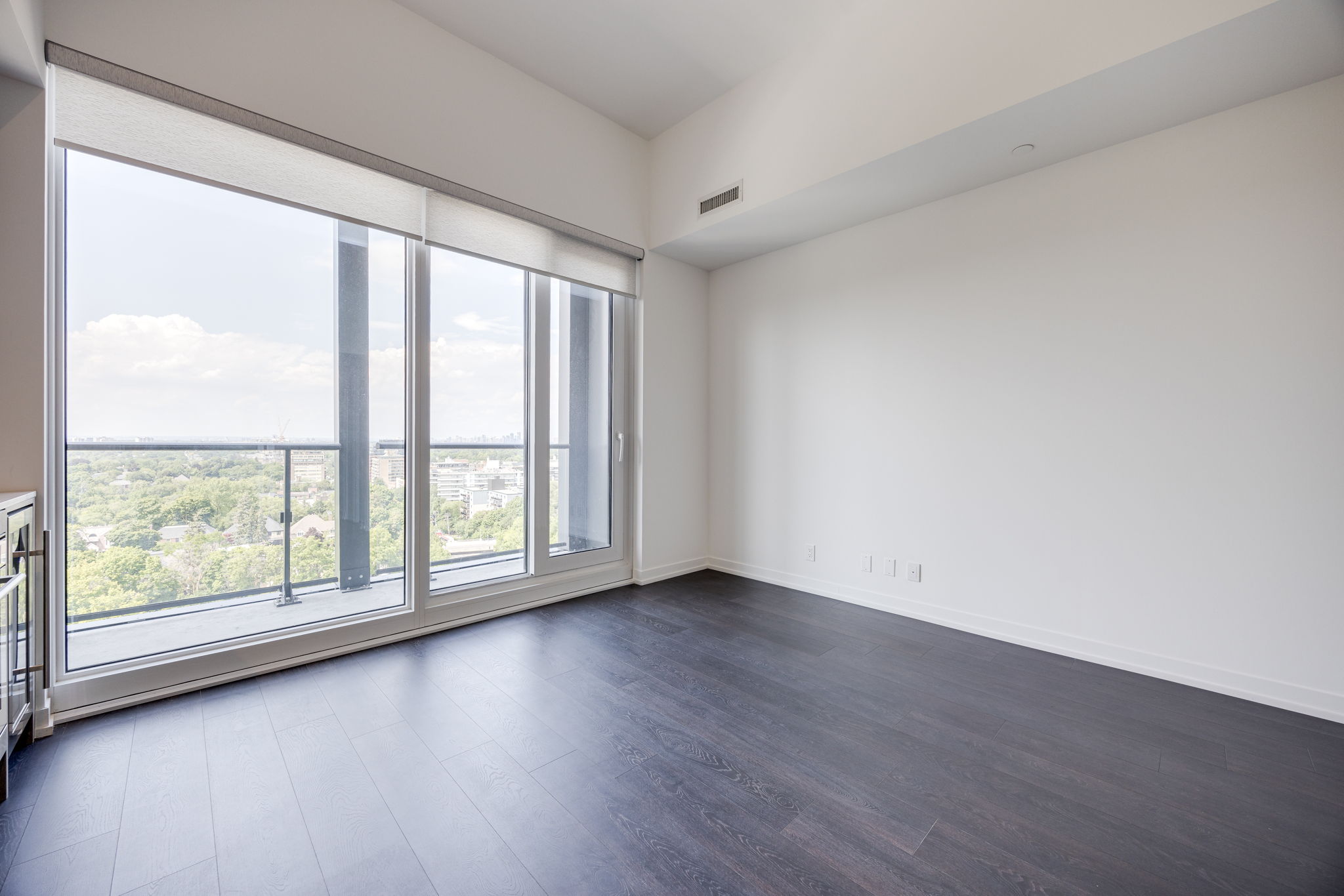 Toronto property showcase — delivered property photograph 6