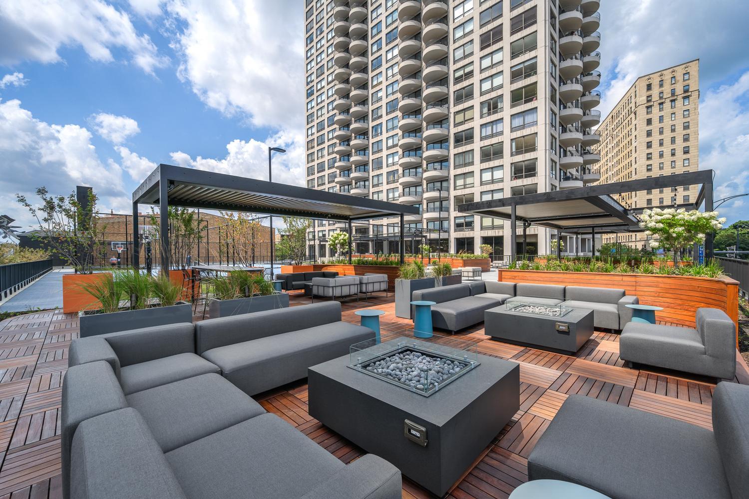 Large out Lounge with fire pits