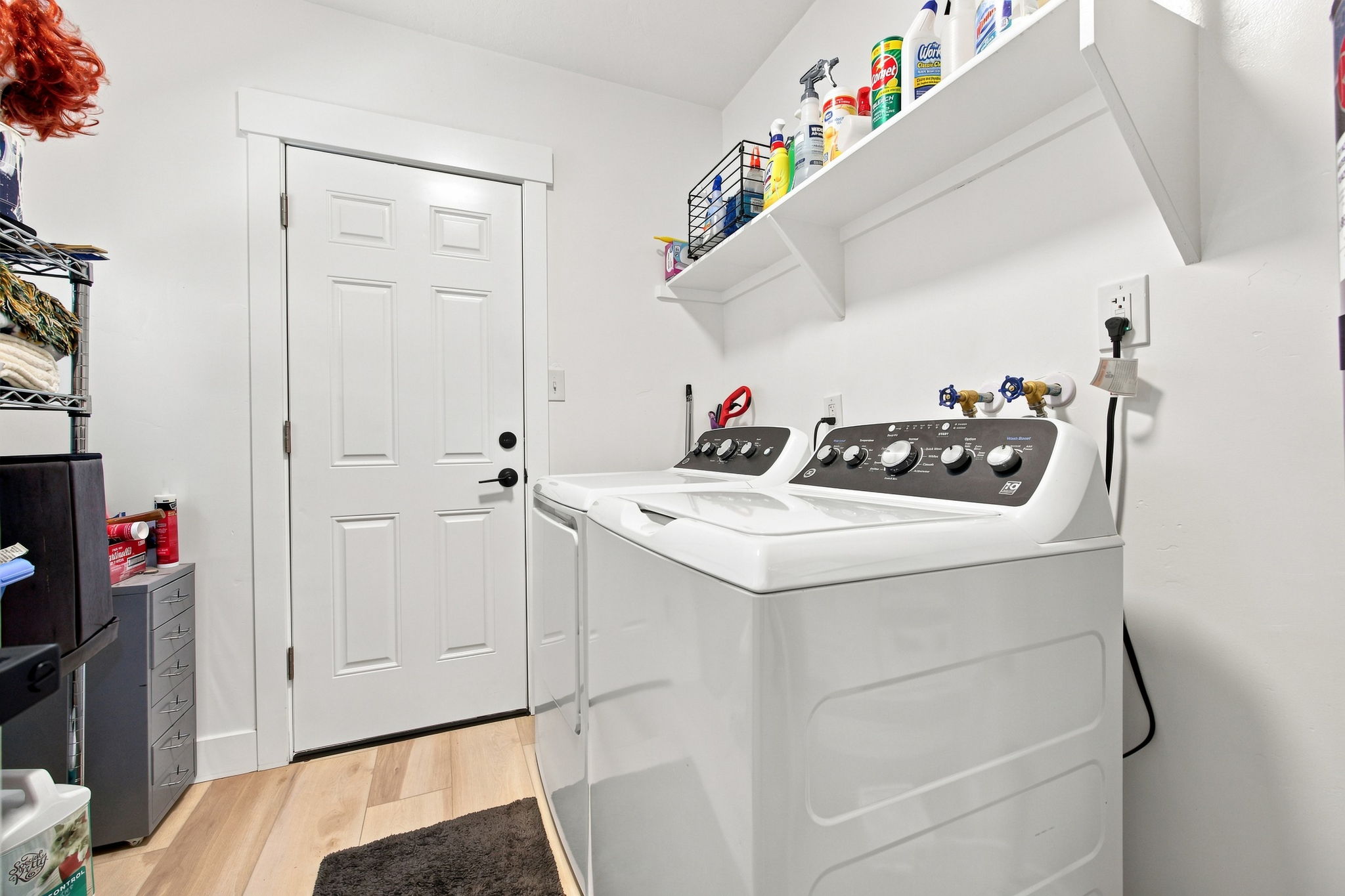 Large, Main Floor Laundry