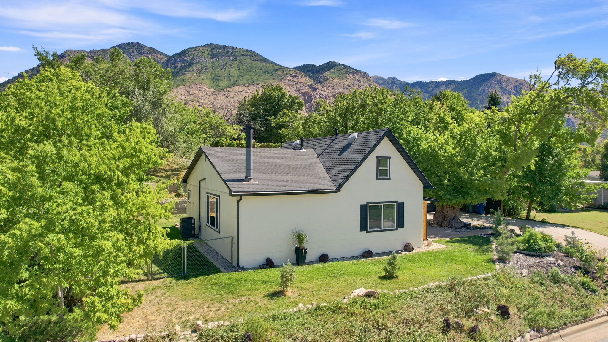 Fully Landscaped Side Yard