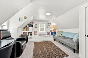 Charming 2nd Bedroom (Upstairs) w/Window Seat