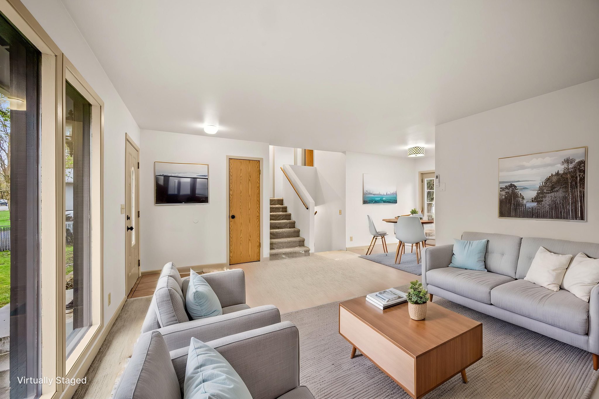 DSC_6436 virtually staged.jpeg