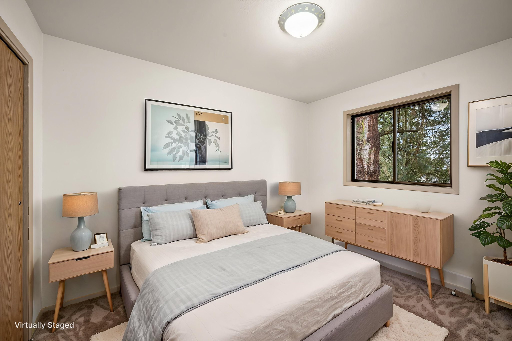 DSC_6488 virtually staged.jpeg