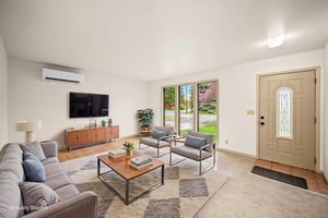 DSC_6420 virtually staged.jpeg