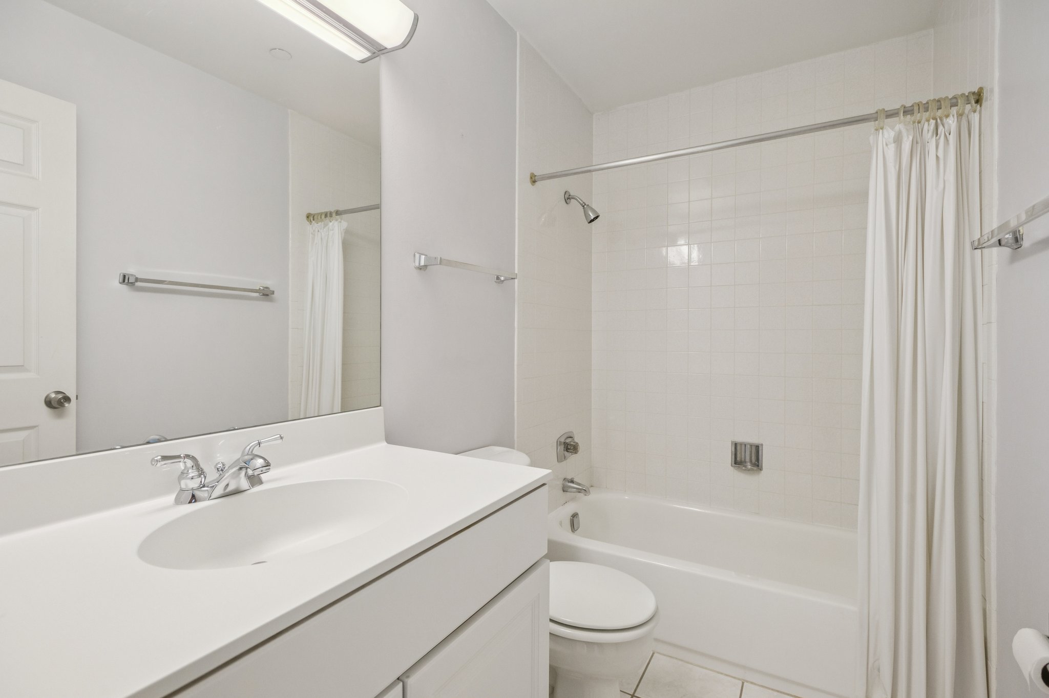 2021 Ammer Ridge Hall Bathroom