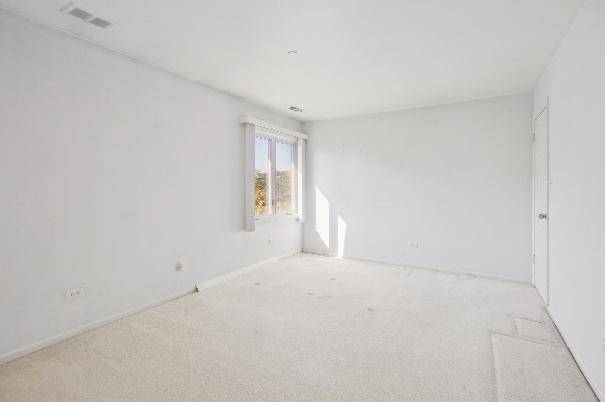 2021 Ammer Ridge Primary Bedroom, entry door right