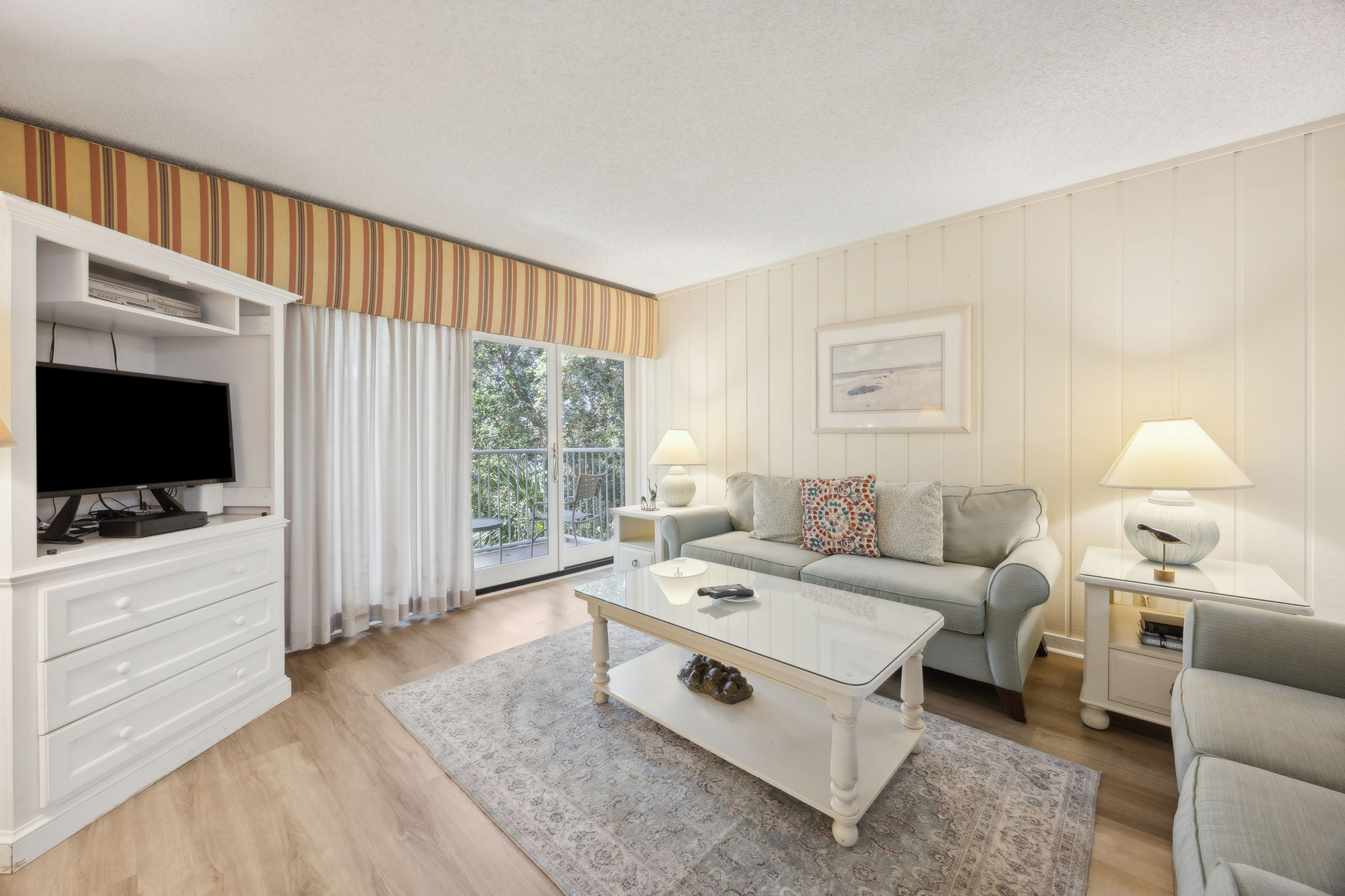 Welcome to 2021 Beachwood Rd