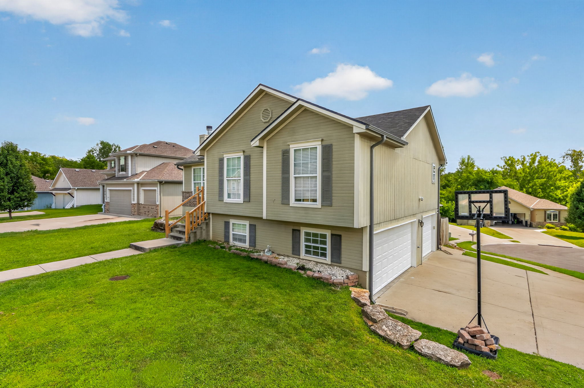 2021 Buckeye Ct-002