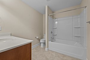 Full Bath (2nd level)
