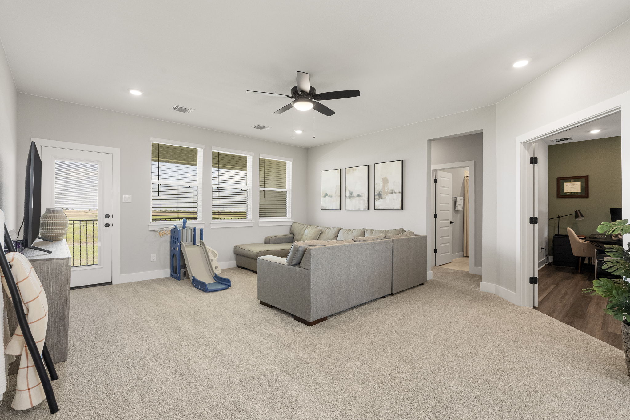  Photo 24