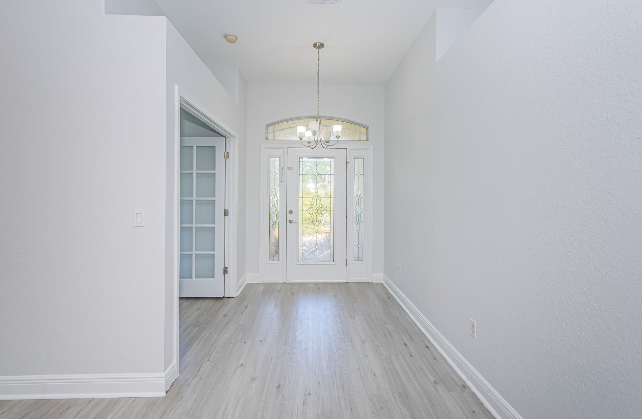 Front Interior Entrance10