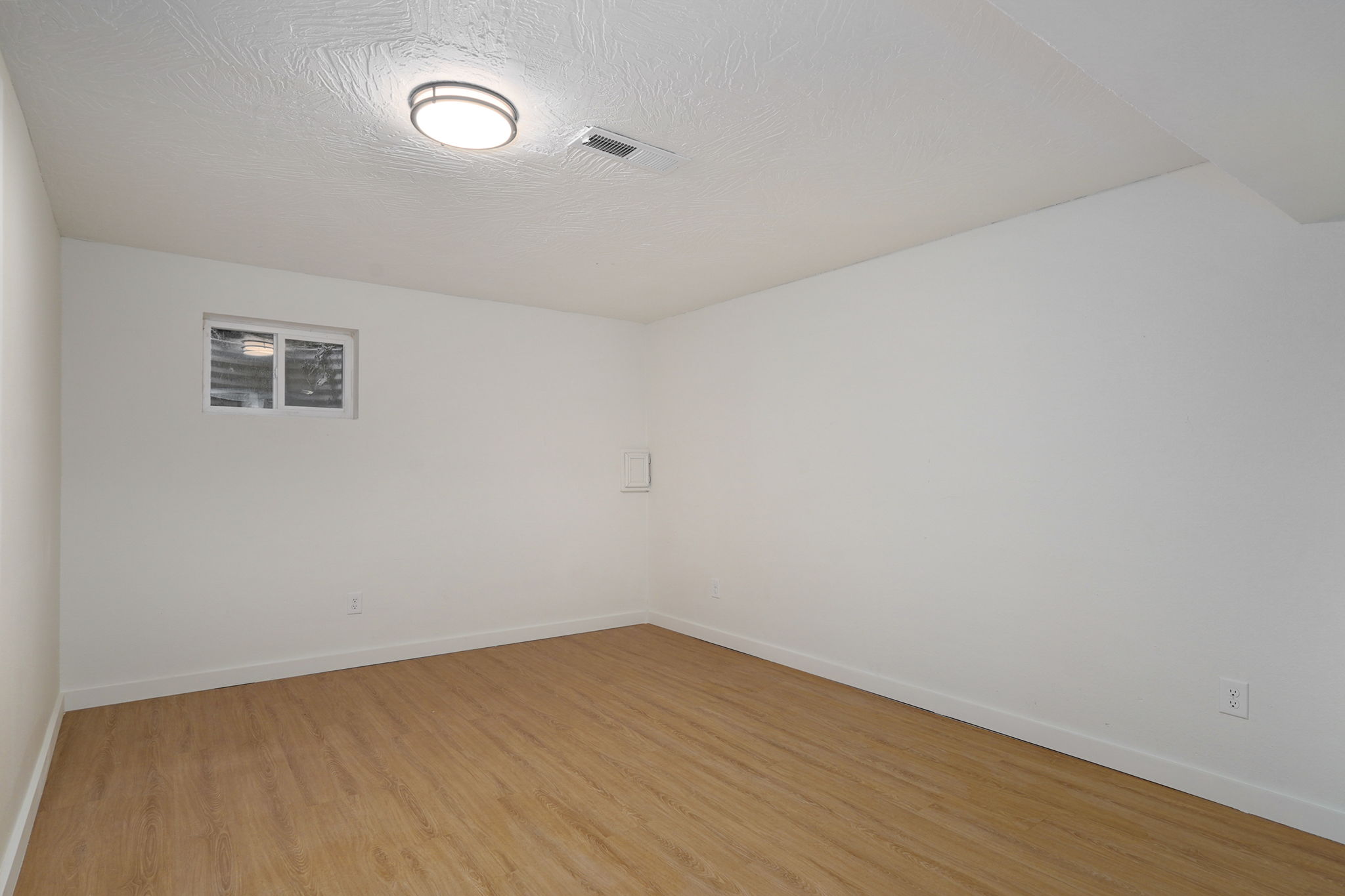  Photo 49