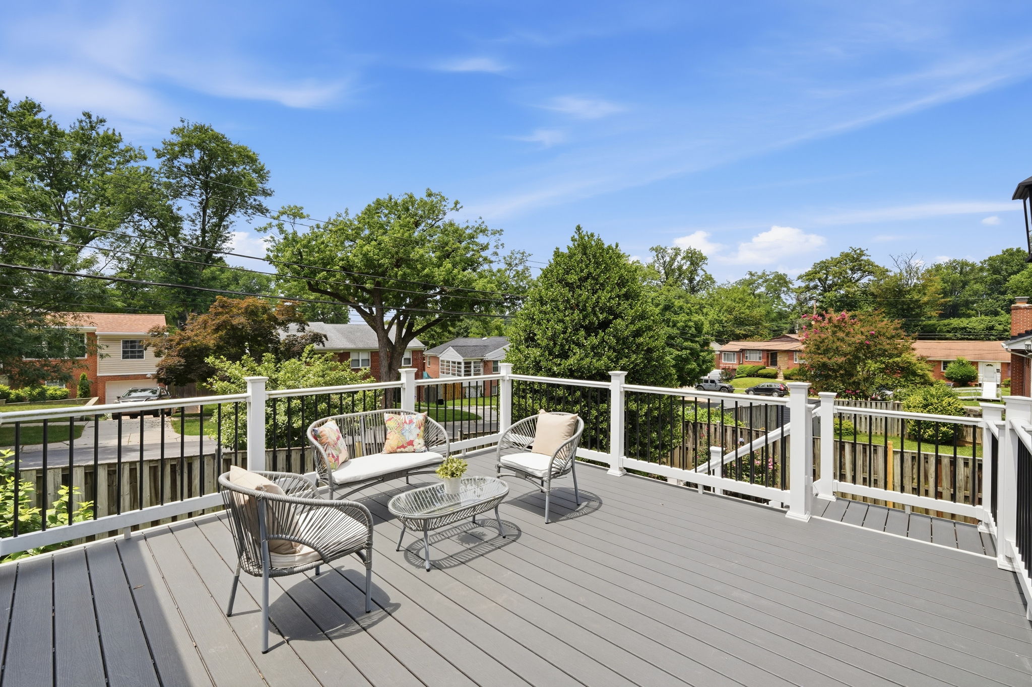 Main Level TREX Deck w/Access to Kitchen & Dining