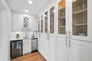 Wet Bar & Pantry