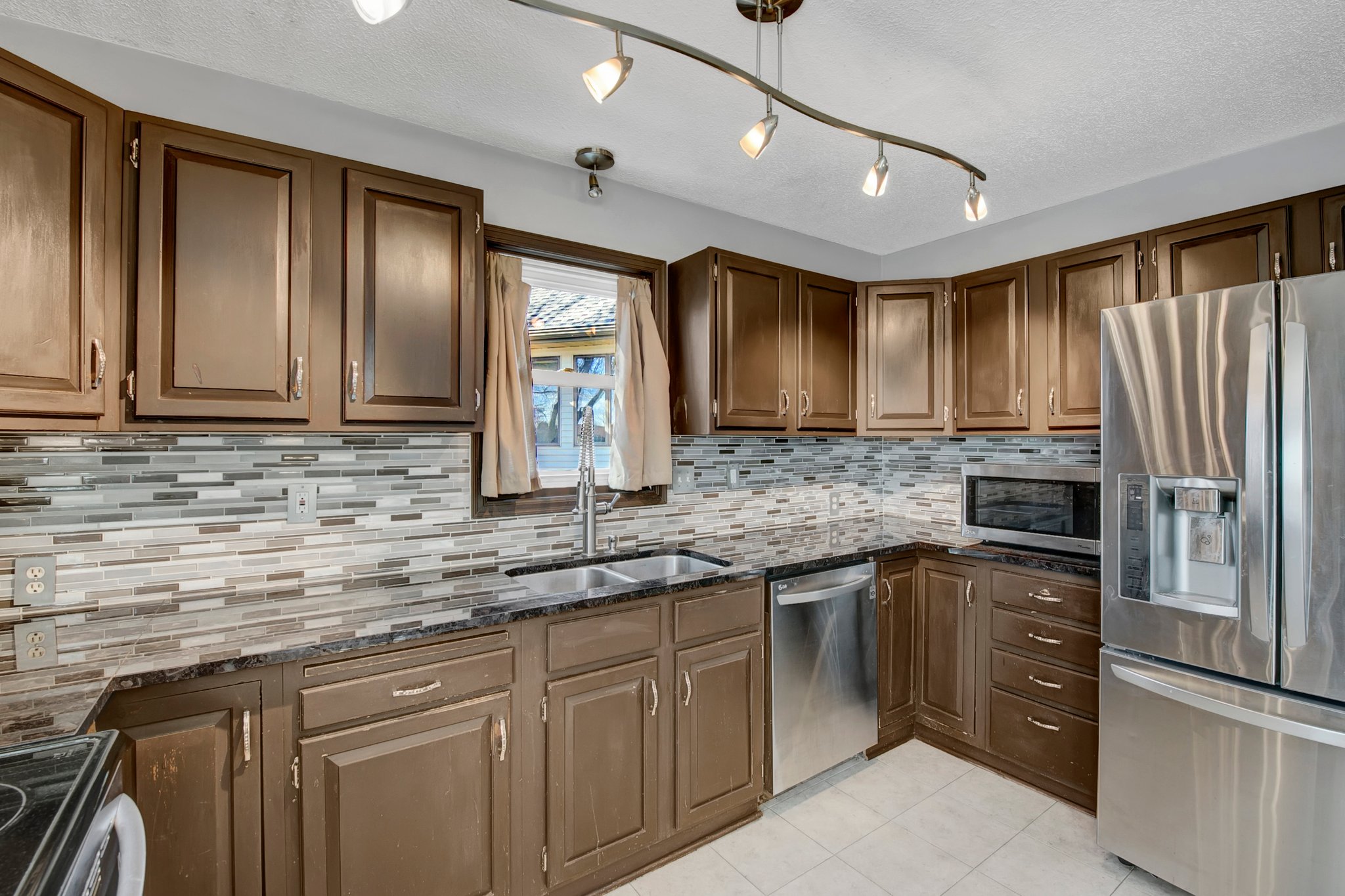 2023 Vienna Ln, Eagan, MN 55122, USA Photo 9
