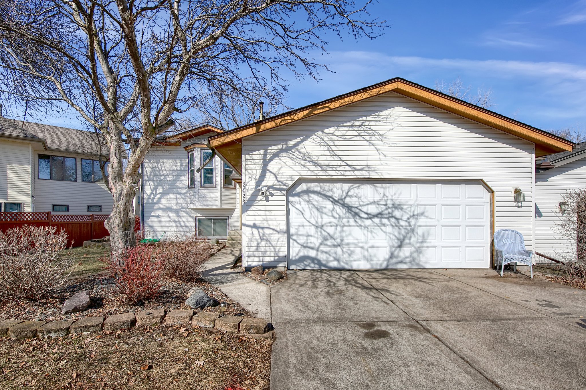 2023 Vienna Ln, Eagan, MN 55122, USA Photo 1