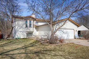 2023 Vienna Ln, Eagan, MN 55122, USA Photo 1